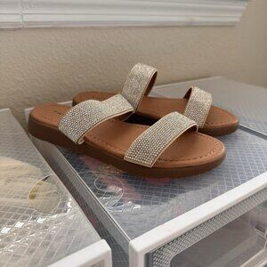 Tahari Women sandals Silver Rhinestones Slide Sandal Size 7 New With Box
